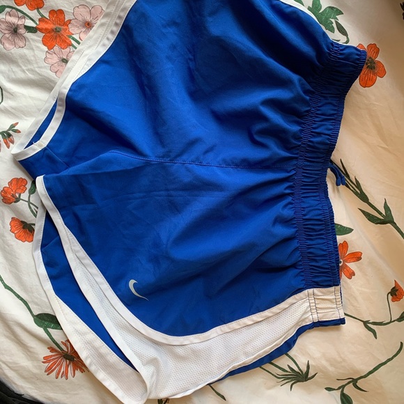 Nike running shorts in blue - Picture 1 of 2